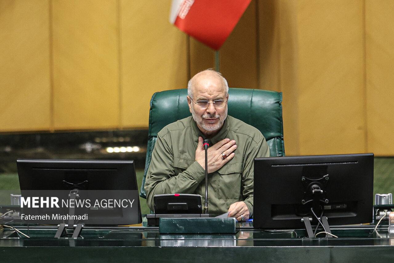 قالیباف به مردم: به عنوان کسی که وسط میدان هستم می‌گویم نگران نباشید