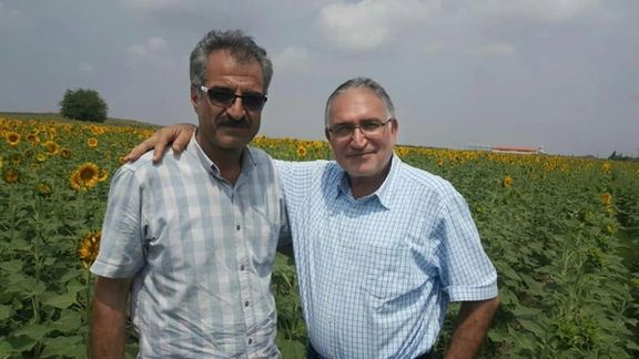 حمیدرضا کرمی (سمت چپ) در کنار محمد نوریزاد