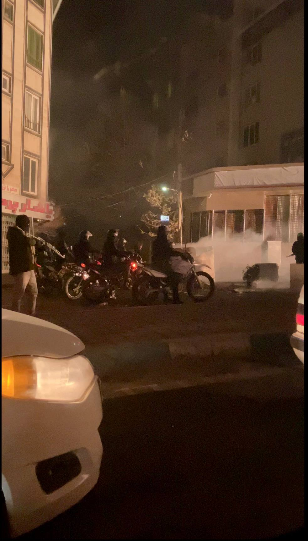 سی‌وچهارمین روز انقلاب ملی؛ سرکوب داخلی و فشار بر کادر درمان هم‌زمان با تنش‌های منطقه‌ای