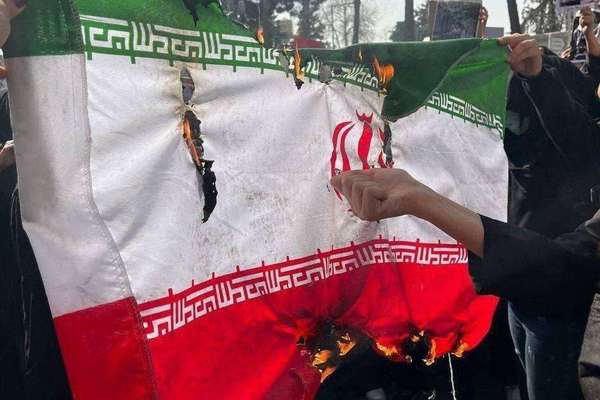 ۱۴۰۴؛ سال تلاقی جنگ، سرکوب و بحران سقوط جمهوری اسلامی