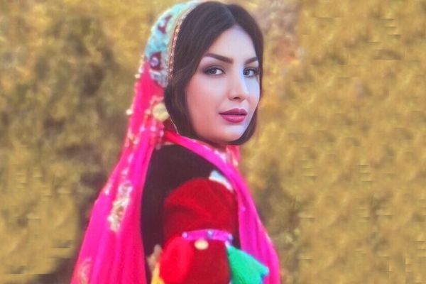 بعد صراع مع المرض.. وفاة شقيقة السجين السياسي الإيراني مُجاهد كُوركور