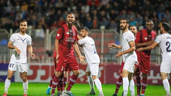 نساجی ۱-۱ ملوان؛ صدرنشینی غیرمنتظره انزلیچیها در پایان بازی پرحاشیه