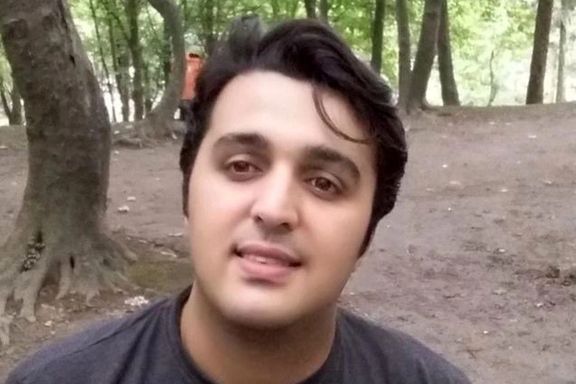 خبرگزاری تسنیم: در خاکسپاری جواد روحی تعدادی از حاضران شعارهای اعتراضی دادند