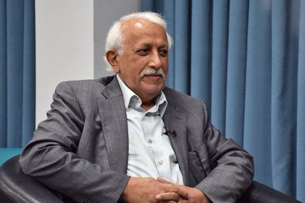 دبلوماسي إيراني سابق: التخصيب كلّف إيران تريليوني دولار