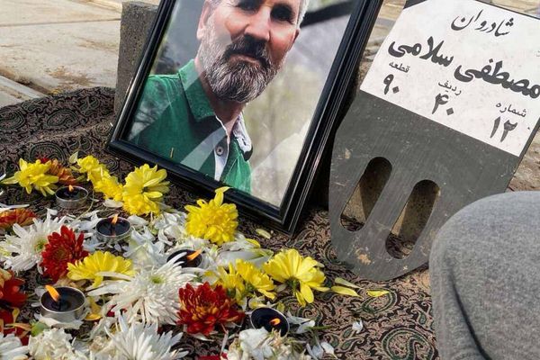 پدری که مقابل خانواده تیر خورد و روی زانوی همسرش جان باخت