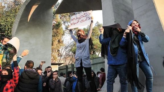 بسیاری از دانشجویان معترض در ایران پس از بازداشت برای اعتراف اجباری تحت شکنجه قرار میگیرند