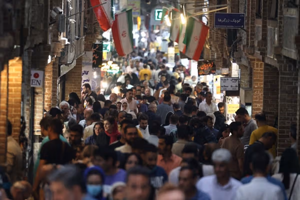 إيران على عتبة الشيخوخة.. "التحول الديموغرافي" يهدد الاقتصاد والمجتمع