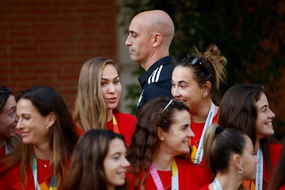 کمیته انضباطی فیفا رییس فدراسیون فوتبال اسپانیا را موقتا از کار تعلیق کرد