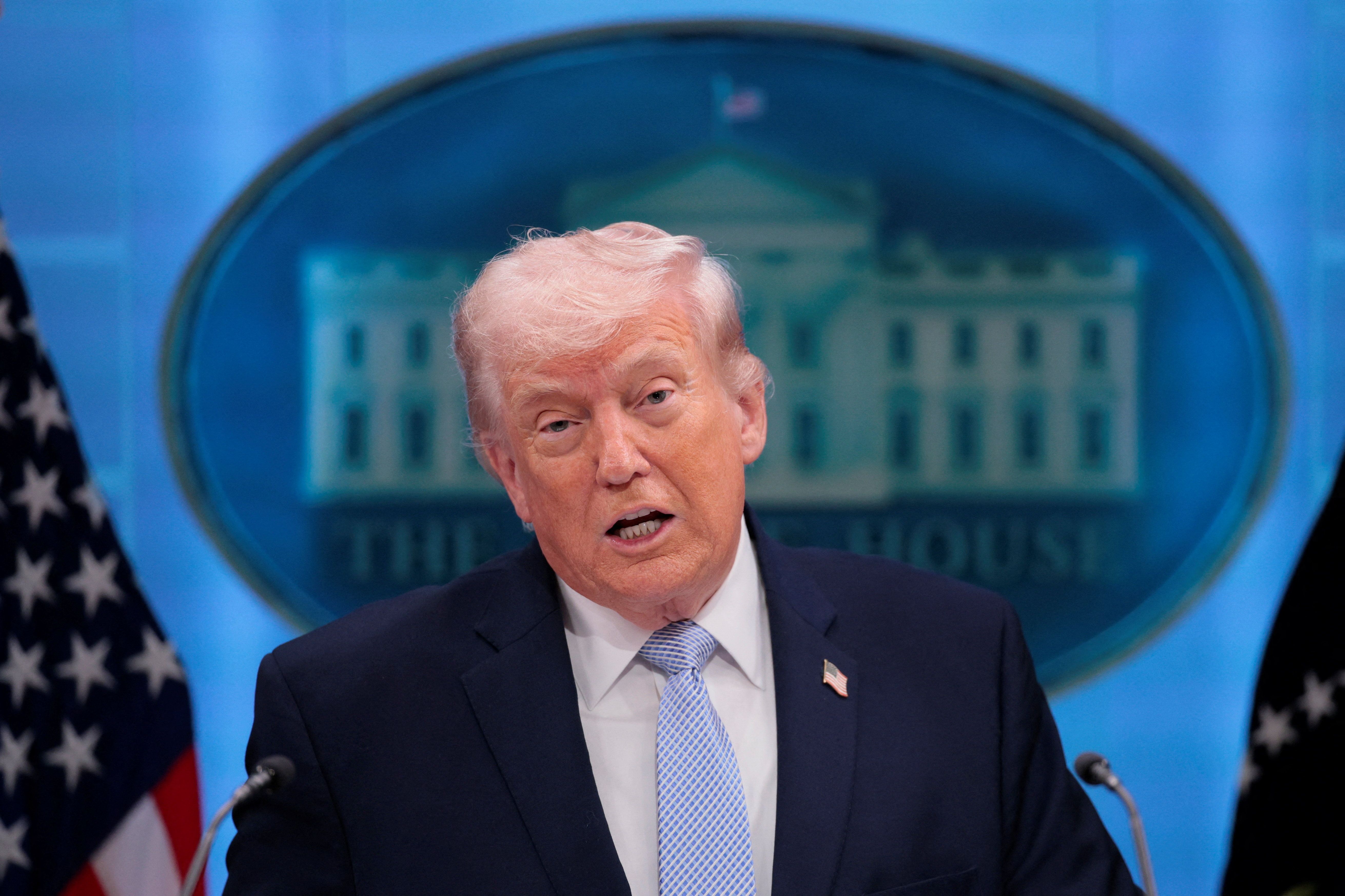 ترامپ درباره ایران: شاید امشب اتفاقی انقلابی و شگفت‌انگیز انقلابی رخ دهد