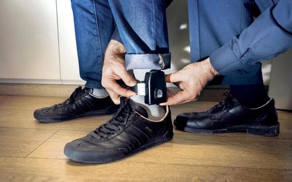 پابند الکترونیکی برای معترضان: لطف حکومتی یا ابزاری برای تحقیر؟