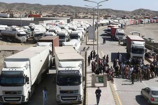 Pakistan Creating Hurdles For Iranian Truckers, Officials Say