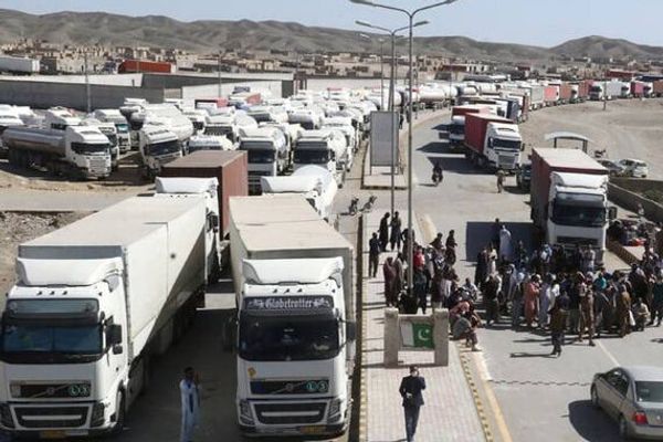 Pakistan Creating Hurdles For Iranian Truckers, Officials Say