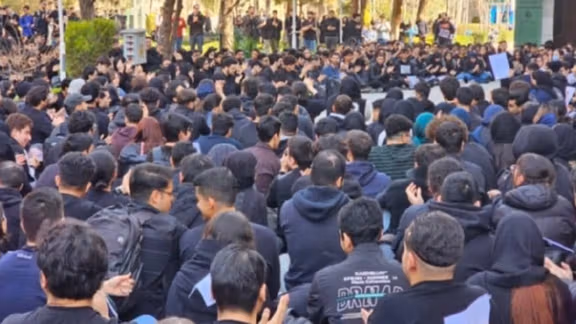 تداوم اعتراضات دانشجویان چند دانشگاه ایران با شعار «جاوید شاه»