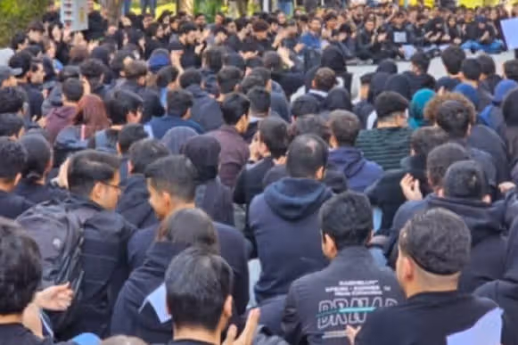 تجمعهای اعتراضی دانشجویان در چهلم جاویدنامان انقلاب ملی، با شعار «مرگ بر خامنهای» و «جاوید شاه»