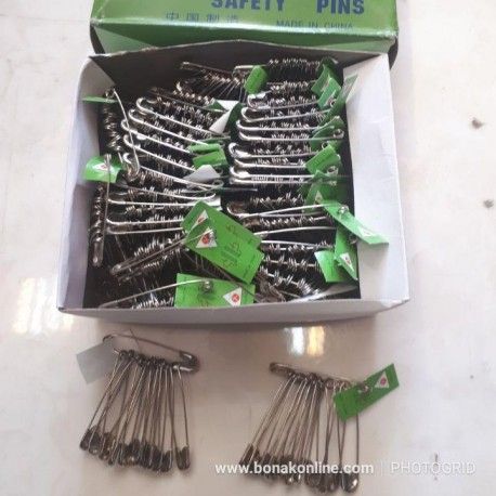 گمرک: ایران از ابتدای سال گذشته، ۲۳۵ هزار دلار سوزن خیاطی و سنجاق قفلی وارد کرده است