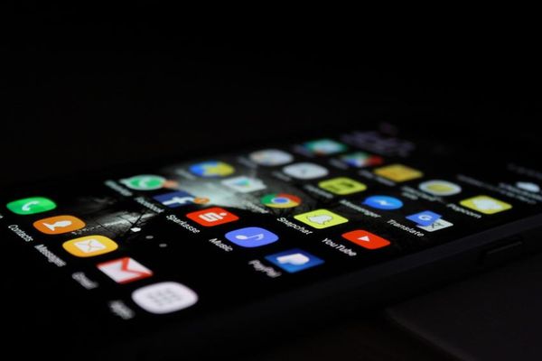 Iranian users dismiss WhatsApp unblocking as too little, too late