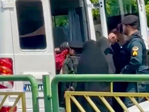 Morality police arresting women for hijab defiance in Iran