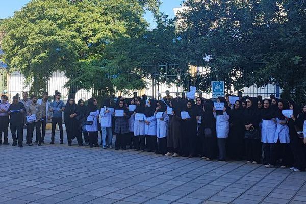 مؤكدين استمرارهم حتى تلبية مطالبهم.. إضرابات الممرضين في إيران تتوسع وتمتد لمدن جديدة