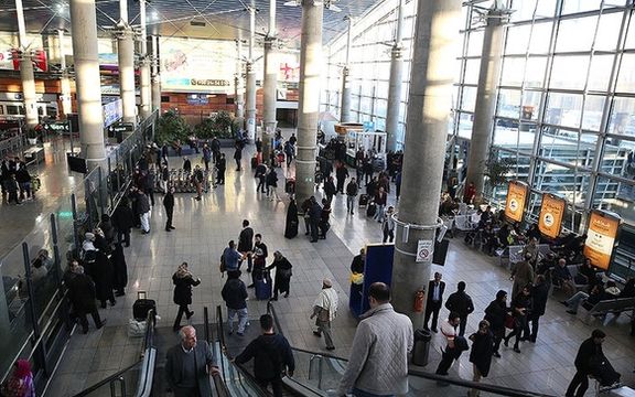 نتیجه نظرسنجی یک نهاد پژوهشی: بیش از ۶۰ درصد مردم ایران به مهاجرت تمایل دارند