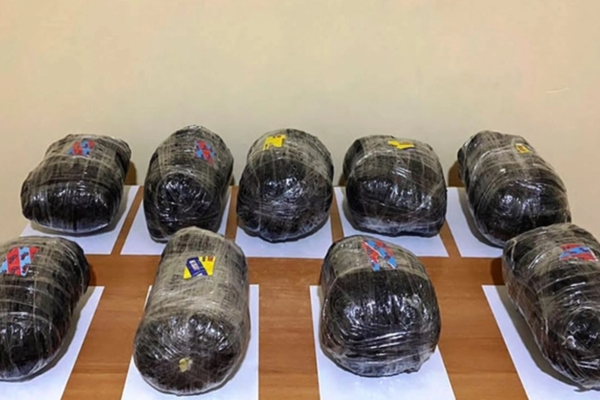 أذربيجان تضبط مئات الكيلوغرامات من المخدرات المهربة مصدرها إيران خلال عيد النوروز