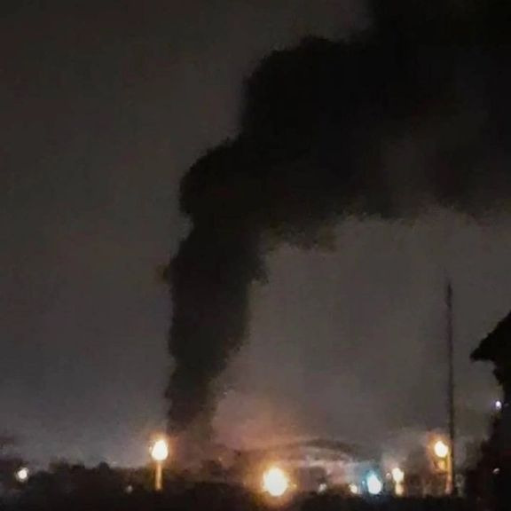 Smoke billows from the fire at the Kavoshgaran Mahshahr petrochemical plant in the port city of Mahshahr in Khuzestan province on April 1, 2022.