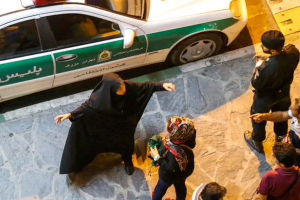 "العفو الدولية" تدعو الإيرانيات ضحايا قمع النظام الإيراني إلى التواصل معها لتوثيق حالاتهن