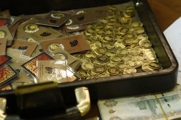 تزامنا مع تدهور قيمة العملة.. ارتفاع قياسي جديد بأسعار الذهب في إيران