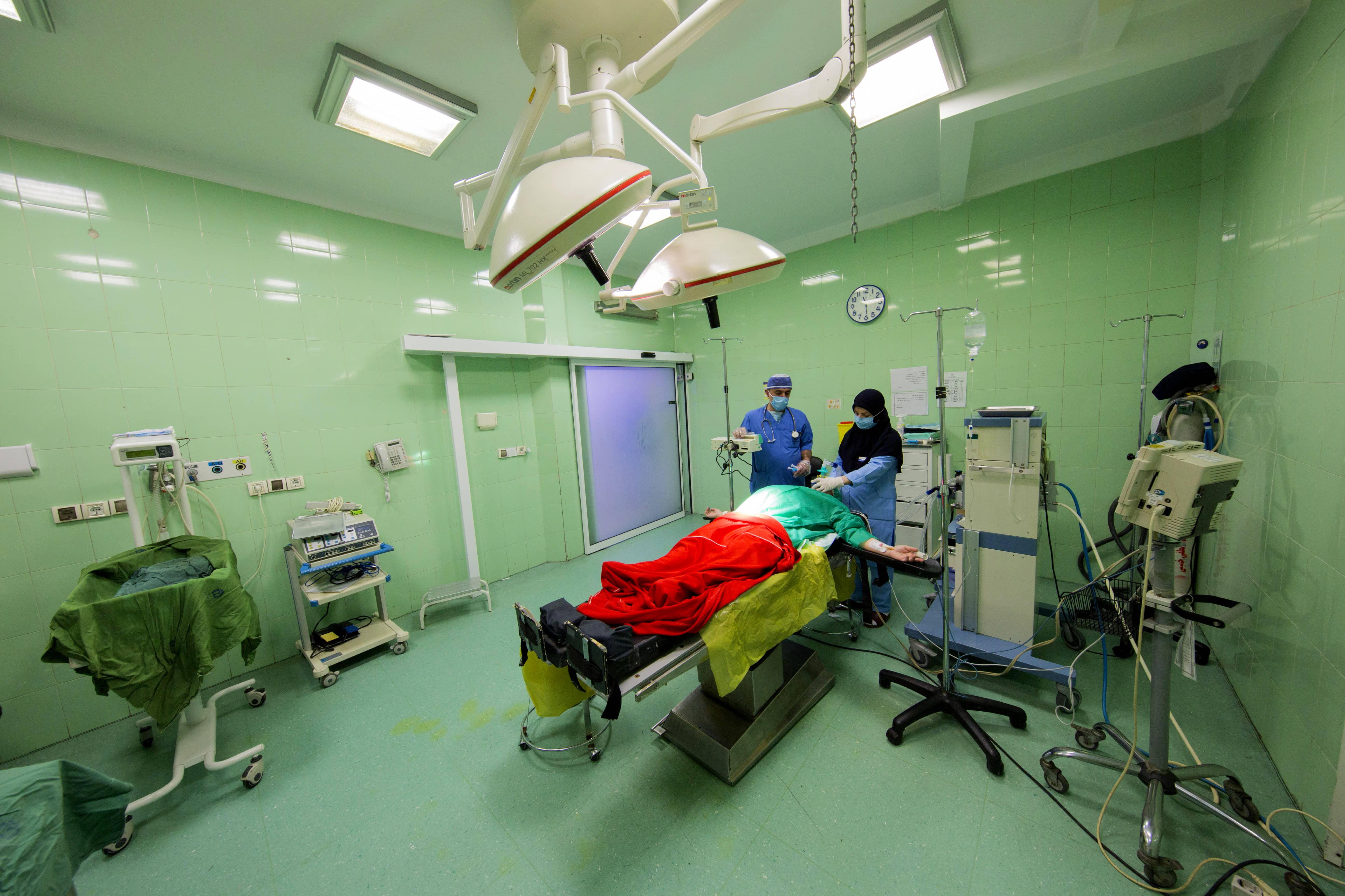 نظام پزشکی: برای جلوگیری از جراحی تکنسین‌ها باید در اتاق عمل دوربین نصب شود