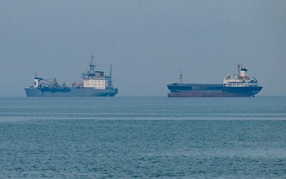 اکونومیست: تیم ترامپ در حال بررسی تحریم هر بندری است که از ایران نفت دریافت کند