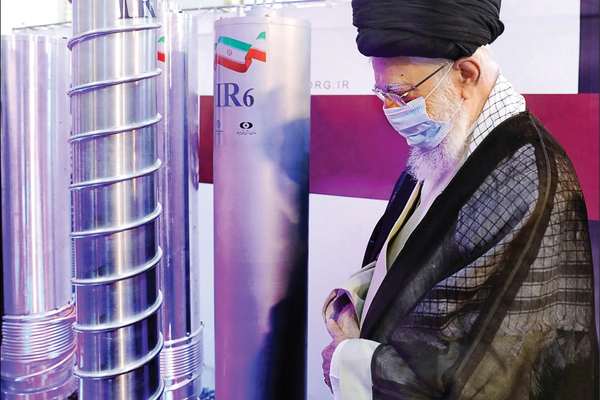 معهد إسرائيلي: إيران تواجه خيارات"محفوفة بالمخاطر" في ظل محدودية أوراق الضغط المتاحة لديها