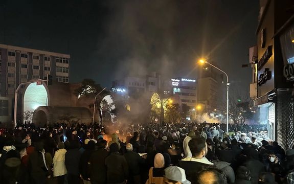 خیابان بهمثابه اتاق گاز؛ گزارش شاهدان عینی از حمله شیمیایی ماموران به معترضان بیدفاع