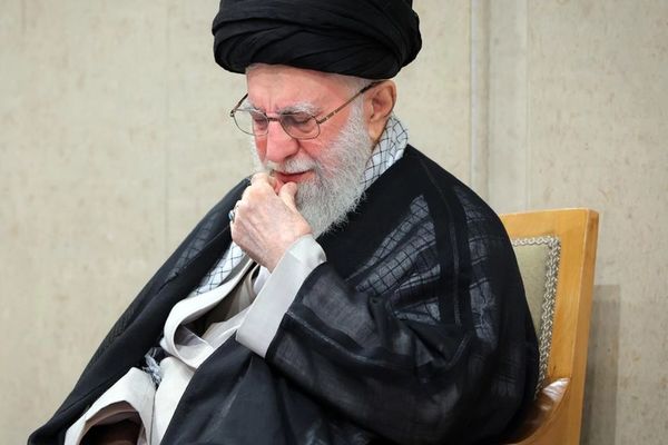 مسؤول في مكتب خامنئي: المرشد لا يرفض التفاوض.. إذا خدم مصالح وأمن إيران