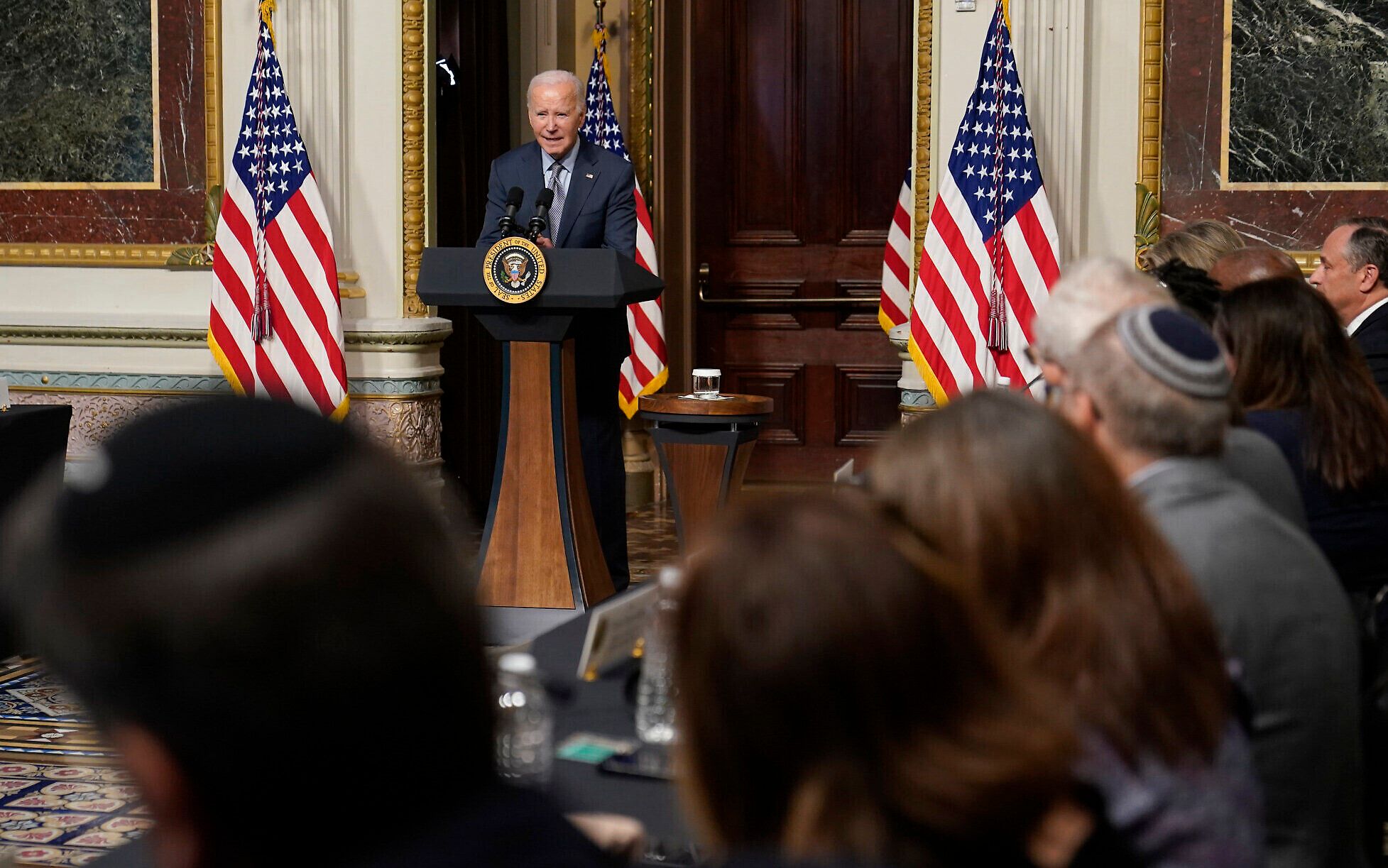 جو بایدن: هرگز فکر نمی‌کردم عکس‌های سر بریدن کودکان به دست تروریست‌ها را ببینم