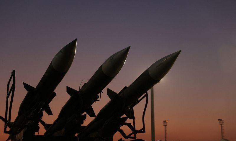 وای‌نت: اسرائیل برای مهار شتاب برنامه موشکی جمهوری اسلامی آماده می‌شود 