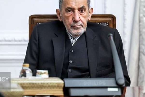 دولت لبنان سخنان مشاور خامنهای درباره حیاتی بودن حزبالله را «بیربط» و دخالت خواندند