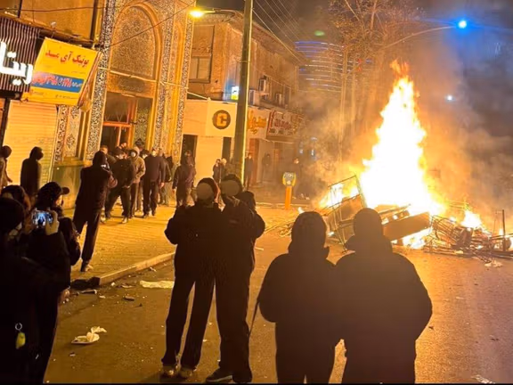 هشدار آمریکا به شهروندانش: فورا از ایران خارج شوید، حتی از راه زمینی