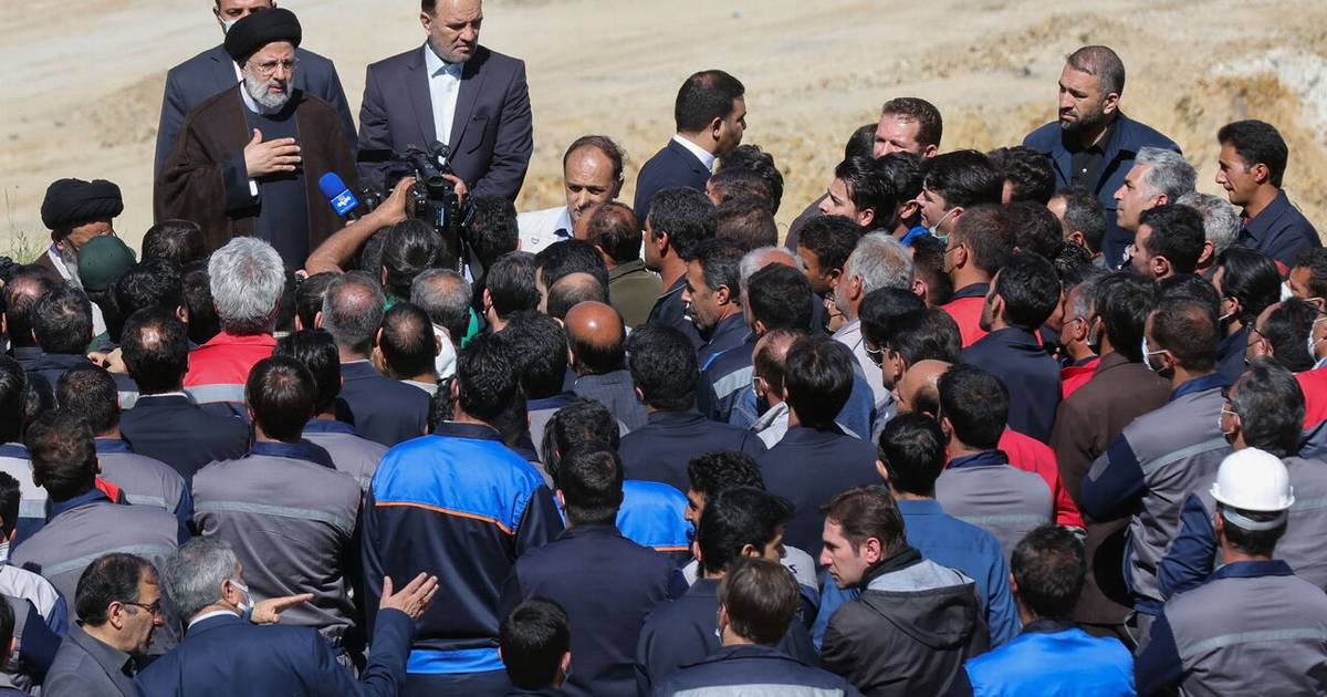 Iran’s Anti-Riot Police Attack Striking Copper Mine Workers | Iran ...