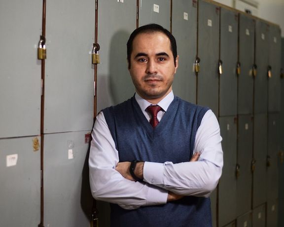 برادر حسین رونقی از وخامت حال این کنشگر در پی اعتصاب غذا و بیتفاوتی مسئولان زندان خبر داد