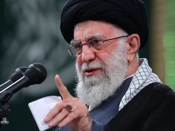 علی خامنهای در دیدار با مقامهای جمهوری اسلامی اقتصاد کشور را «کج و کوله» خواند