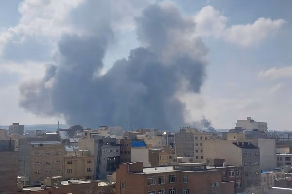 استانداری آذربایجان شرقی از حملات هوایی شدید به شهر تبریز، در صبح شنبه خبر داد