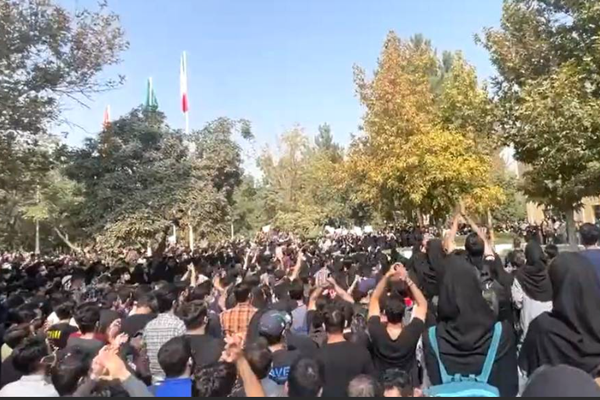 إطلاق سراح 6 طلاب بجامعة همدان بكفالة بعد اعتقالهم بسبب احتجاجهم على الحشد الشعبي العراقي