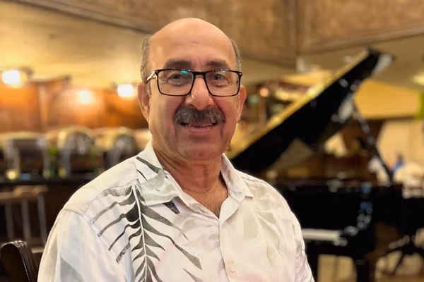 هشدار یک وکیل دادگستری؛ کریم خجسته بهعلت نصب بنرهای اعتراضی در معرض اعدام قرار دارد