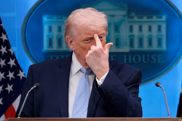 ترامپ: مردم ایران اگر اعتراض کنند کشته میشوند، مثل آن کشتیگیر جوان که اعدام شد