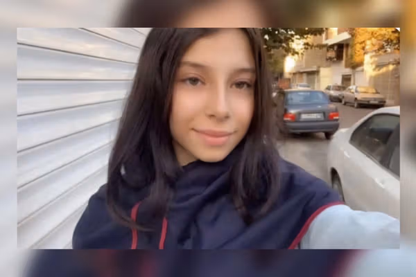 ديانا طاهر آبادي طالبة إيرانية في السادسة عشرة تواجه خطر صدور حكم بالإعدام