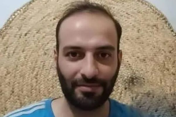 دیوان عالی کشور حکم اعدام پیمان فرحآور، شاعر و فعال اجتماعی، را تایید کرد