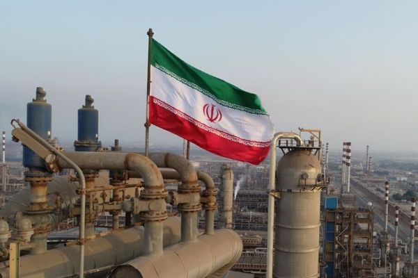 واشنطن: خطط جديدة لخفض عائدات وتقليص حجم صادرات النفط الإيرانية