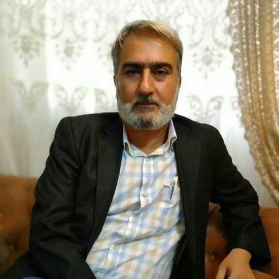 عباس واحدیان، زندانی سیاسی به دلیل بیماری قلبی، در بهداری زندان وکیلآباد مشهد بستری است