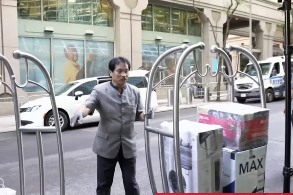 المسؤولون الإيرانيون في أميركا.. كراهية معلنة.. وتسوق وتعليم في السر