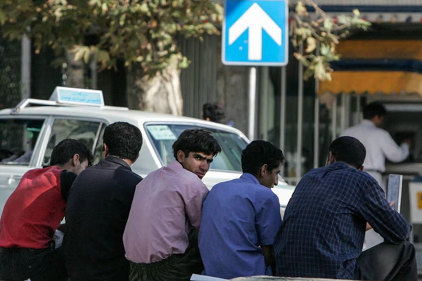 60 بالمائة من العمالة في إيران "غير رسمية".. و10 ملايين شخص خارج "التأمين الاجتماعي"