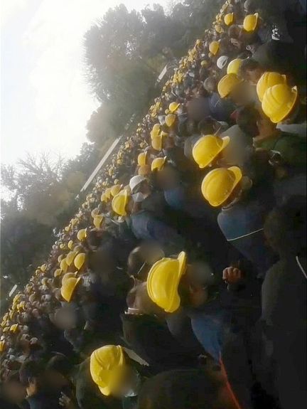 اعتصاب گسترده کارگران کارخانجات صنعتی و خودروسازی در روز شنبه در امتداد اعتراضات سراسری